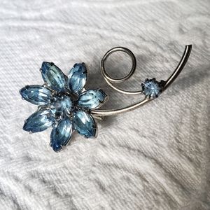 Vintage Light Blue & Silvertone Flower Brooch- unbranded